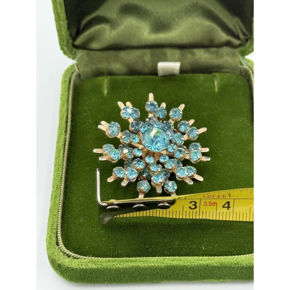 Vintage Gold Tone Starburst Broach Aqua Blue Flower Rosette Blue Rhinestone - Picture 8 of 10